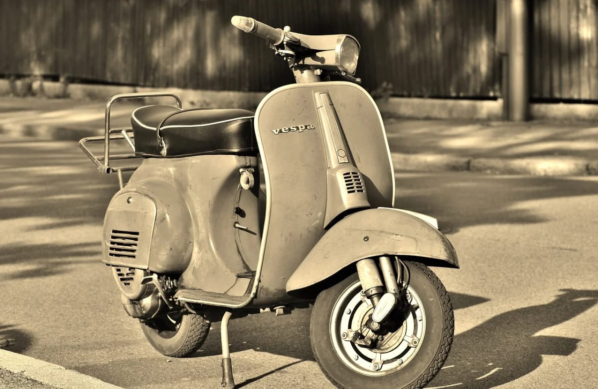 vespa, scooter, cult