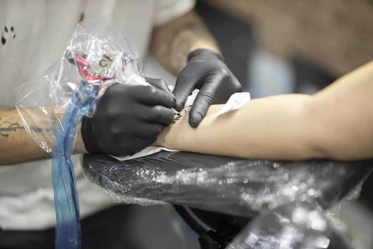 Blackwork planen: Von der Idee zum Körperkonzept – mit Feingefühl für kulturelle Zeichen