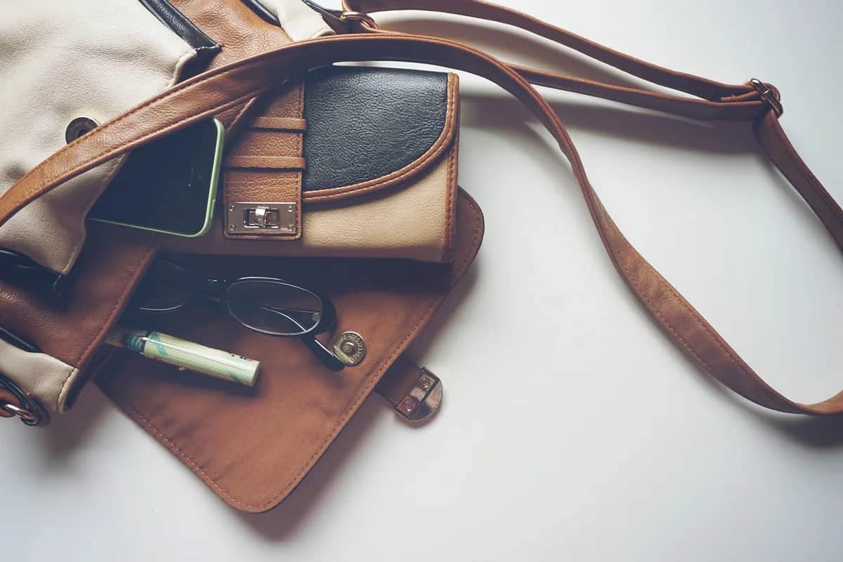 Die Renaissance der Henkeltasche: Ein Klassiker kehrt zurück
