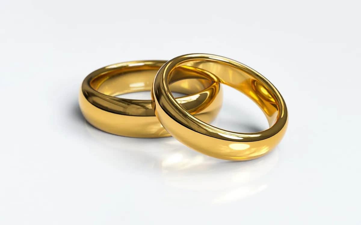 Symbolik und Bedeutung: Warum bei Trauringen Gold als Material so beliebt ist